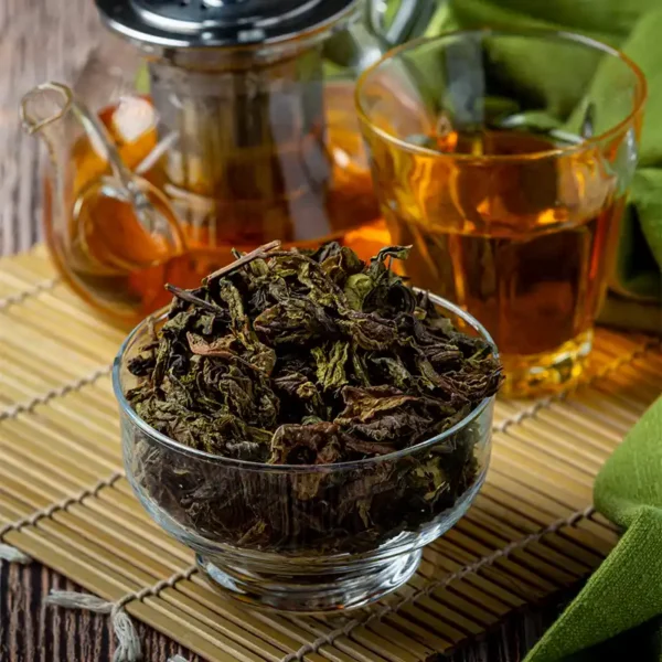 دمنوش چای اولانگ — ترکیبی منحصربه‌فرد از طعم چای سبز و سیاه، با خواص چربی‌سوزی، آرامش ذهن و افزایش انرژی