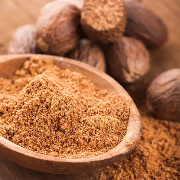 پودر جوز هندی — ادویه‌ای گرم، خوش‌عطر و لوکس برای طعمی عمیق و خواصی فراتر از آشپزی